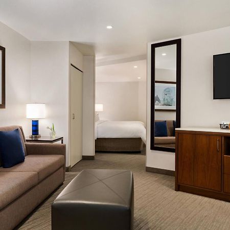 Delta Hotels By Marriott Helena Colonial エクステリア 写真