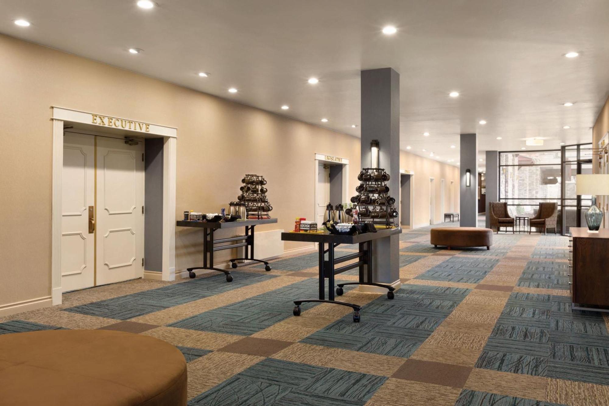 Delta Hotels By Marriott Helena Colonial エクステリア 写真