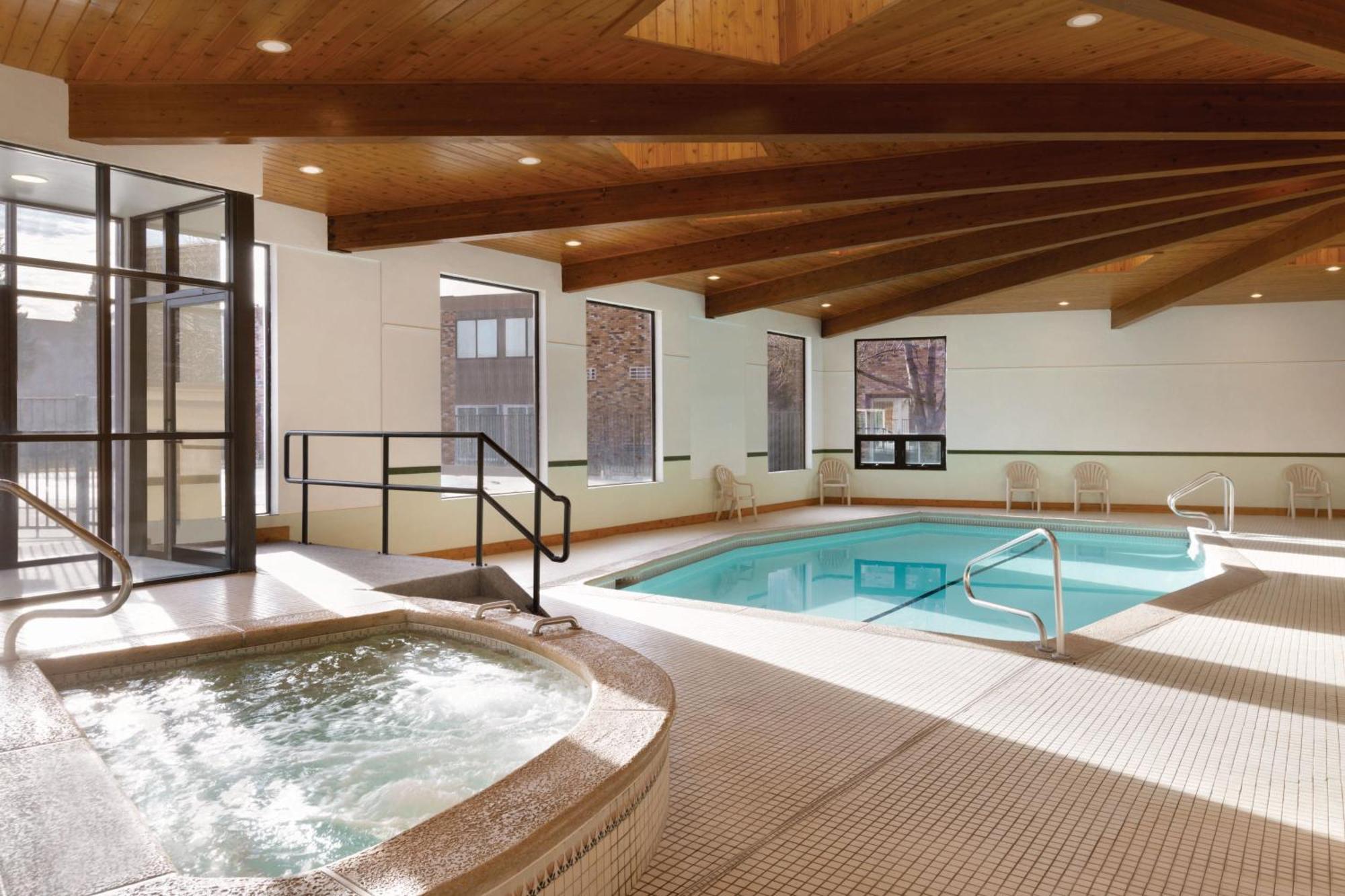 Delta Hotels By Marriott Helena Colonial エクステリア 写真