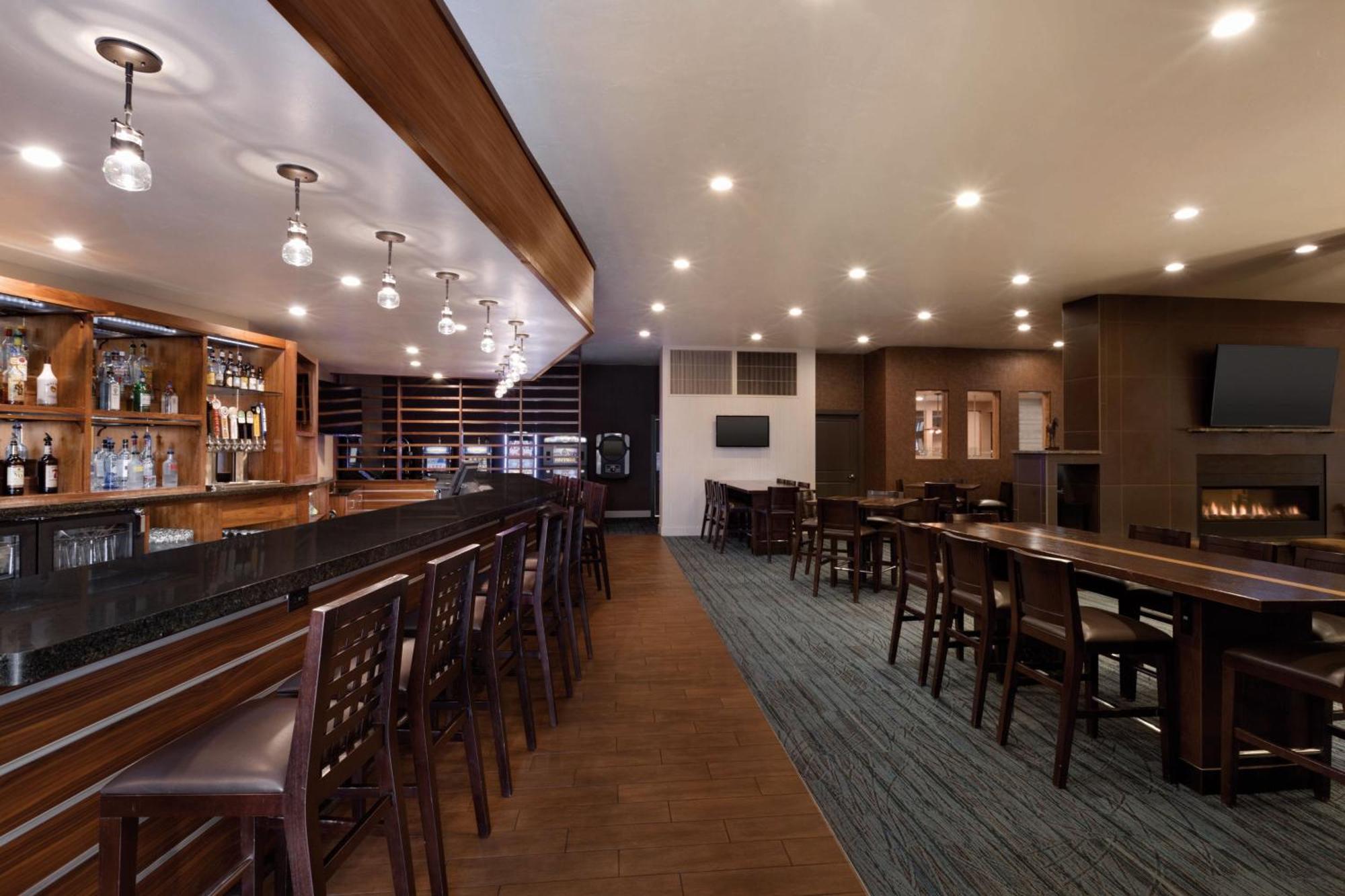 Delta Hotels By Marriott Helena Colonial エクステリア 写真