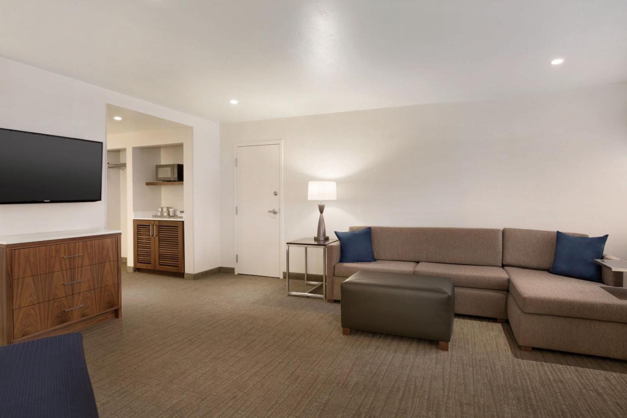 Delta Hotels By Marriott Helena Colonial エクステリア 写真