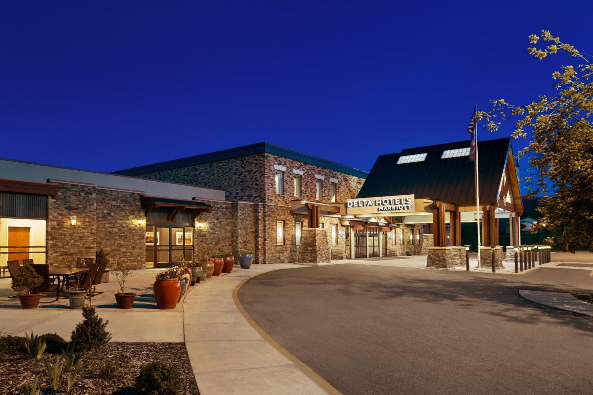 Delta Hotels By Marriott Helena Colonial エクステリア 写真