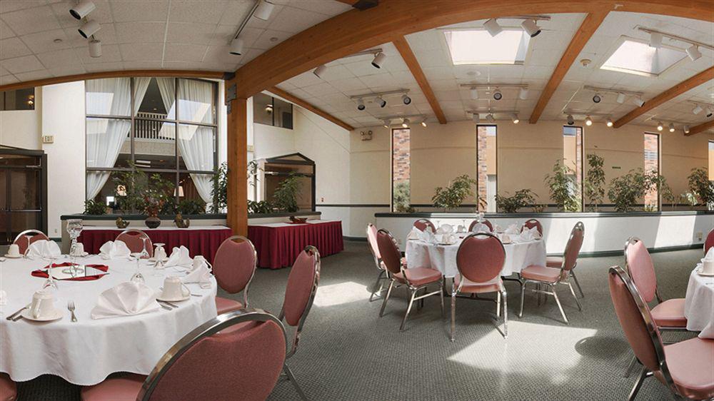 Delta Hotels By Marriott Helena Colonial エクステリア 写真
